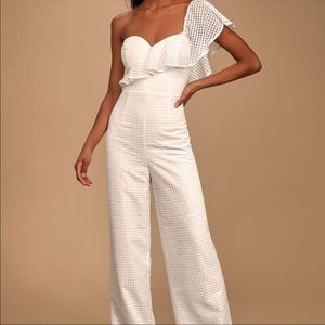 Lulu’s White Jumpsuit NEW WITH TAGS (great BRIDAL)